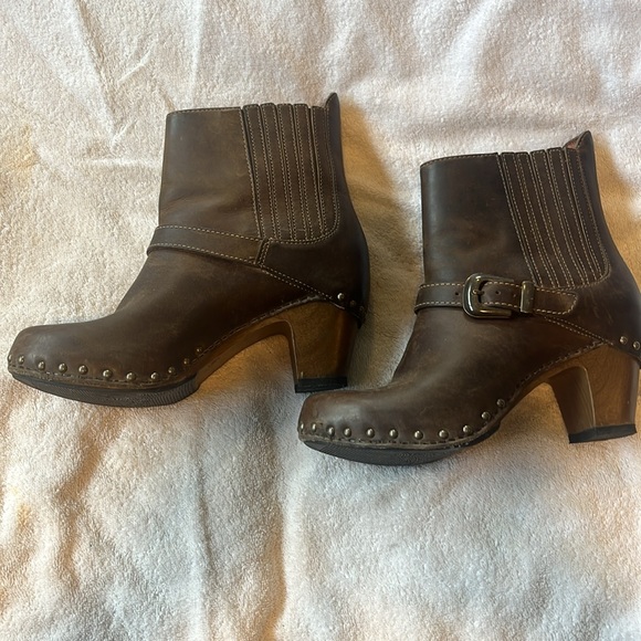Brown Dansko Booties Leather SZ 39 - Picture 3 of 9